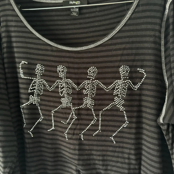 Jeweled Dancing Skeleton Striped Halloween Top Festive Cozy 1X - Picture 4 of 11